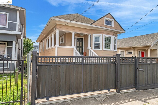 953 34th St in Oakland, CA - Building Photo - Building Photo