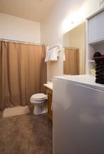 318 W Hall St in Savannah, GA - Building Photo - Building Photo