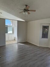 37413 Norwich Dr in Palmdale, CA - Foto de edificio - Building Photo