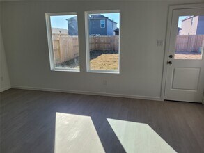 9011 Arctic Rockfish Dr in Baytown, TX - Foto de edificio - Building Photo