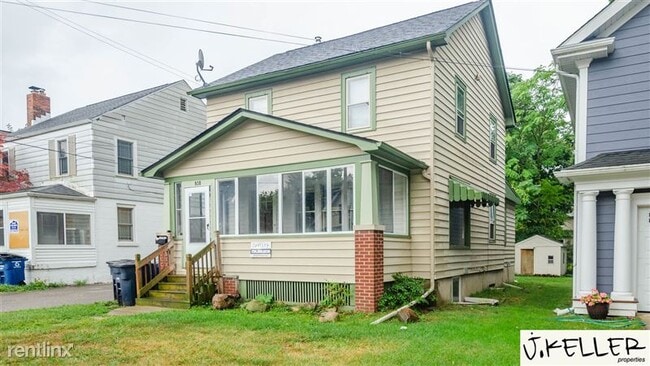 930 Woodlawn Ave in Ann Arbor, MI - Building Photo - Building Photo