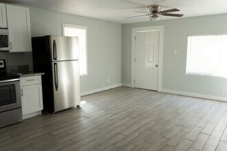 150 E Utah Ave in Las Vegas, NV - Building Photo - Building Photo