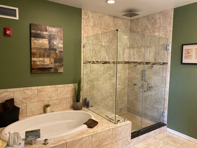 45 Northampton E St, Unit 204, Unit 204
