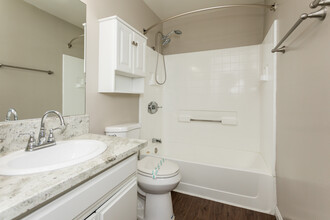 Magnolia Court Apartments in Anaheim, CA - Building Photo - Interior Photo