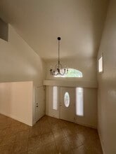 1313 Paraiso St in Las Vegas, NV - Foto de edificio - Building Photo