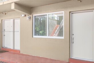 6330 SW 79th St in South Miami, FL - Building Photo - Building Photo
