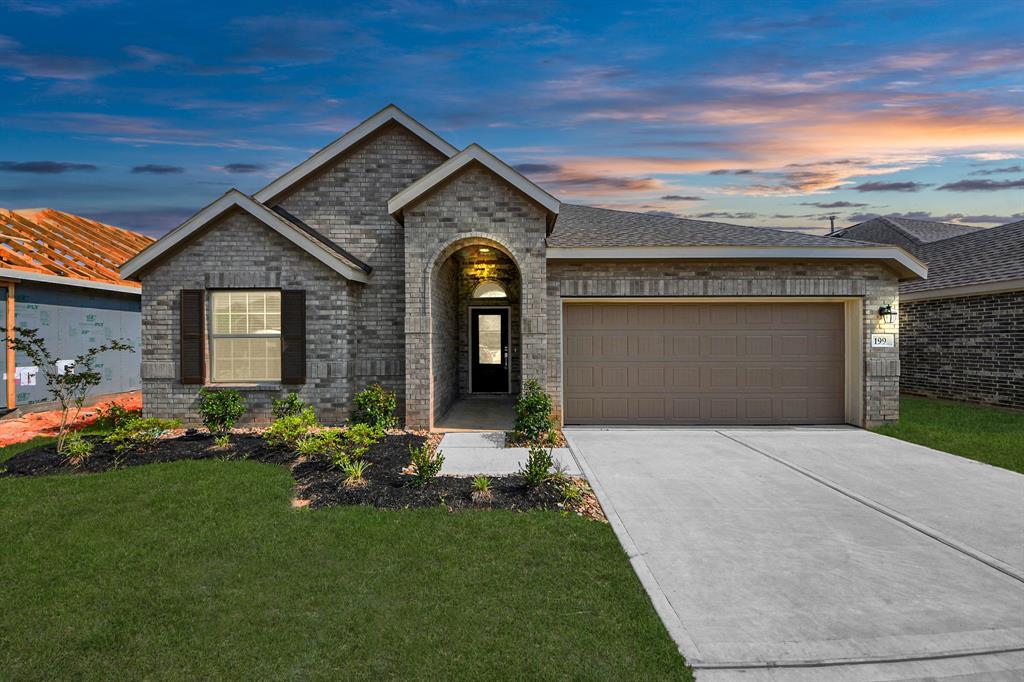 199 Wasatch Peaks Wy in Willis, TX - Building Photo