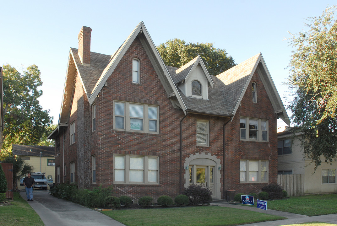 1535 Hawthorne St in Houston, TX - Foto de edificio