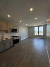 367 Western Ave, Unit 607 in Boston, MA - Foto de edificio - Building Photo