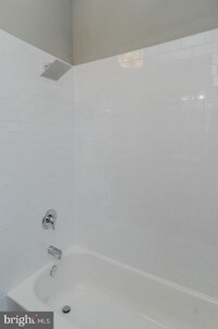 8 W Barney St photo'