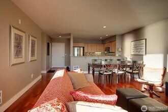 220 1st St in Kirkland, WA - Building Photo - Building Photo