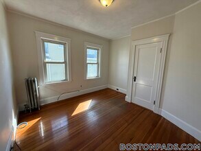 12 Eliot St in Medford, MA - Building Photo - Building Photo