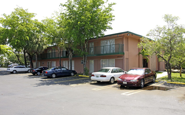 The Keys Apartments in Homestead, FL - Foto de edificio - Building Photo