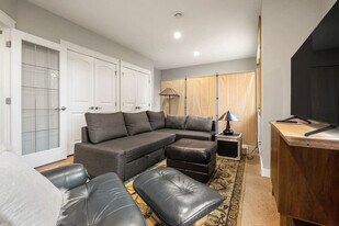208 Horizon View Glen in Calgary, AB - Building Photo
