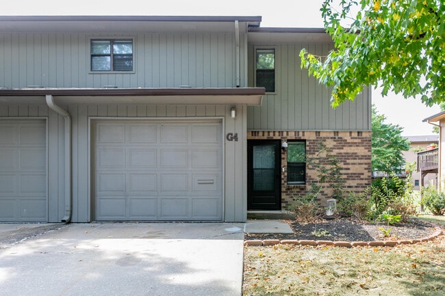 2801 W Broadway in Columbia, MO - Building Photo - Building Photo