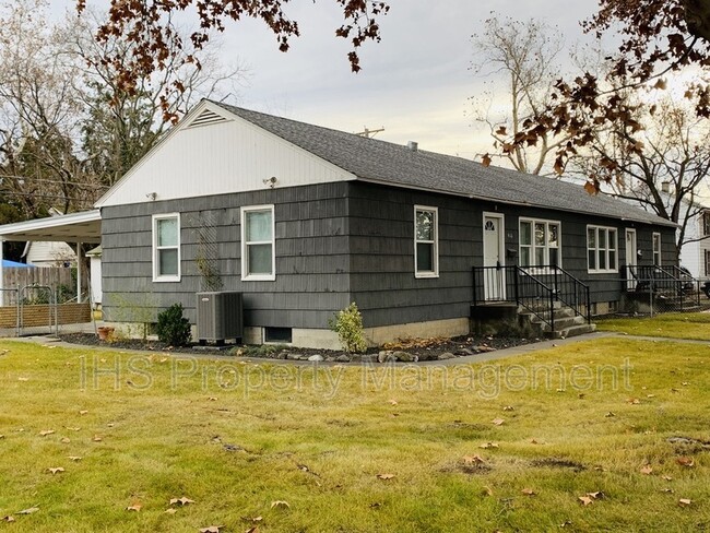 426 Barth Ave in Richland, WA - Building Photo - Building Photo
