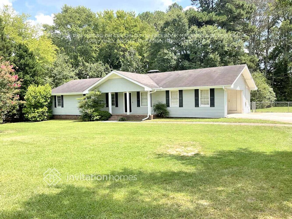 3930 Grove Trail in Loganville, GA - Building Photo