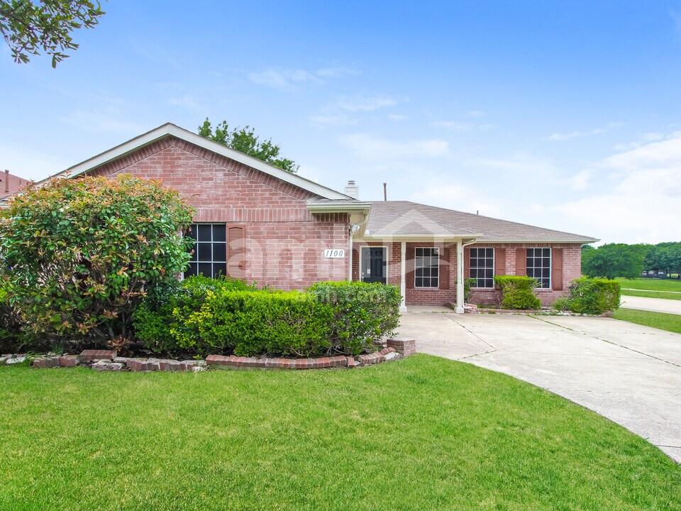 1100 Warrington Way in Forney, TX - Building Photo