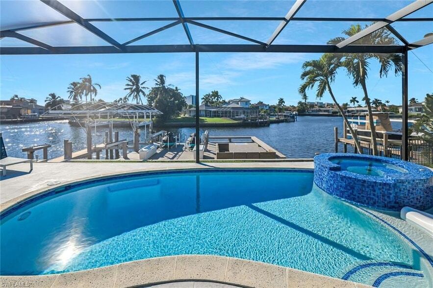 50 Copperfield Ct in Marco Island, FL - Building Photo