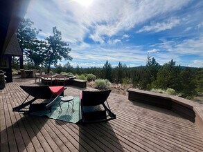 63635 Johnson Rd in Bend, OR - Building Photo - Building Photo