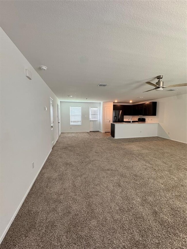404 Halfmoon Dr in Lockhart, TX - Building Photo - Building Photo