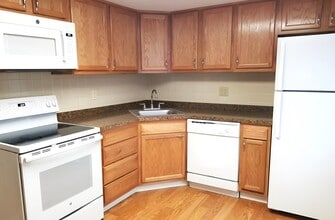 Big Tree Manor in Orchard Park, NY - Foto de edificio - Building Photo