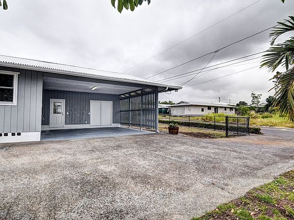 1403 Mailani St in Hilo, HI - Foto de edificio - Building Photo