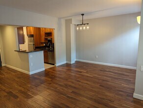 955 26th St NW, Unit 103 in Washington, DC - Building Photo - Building Photo