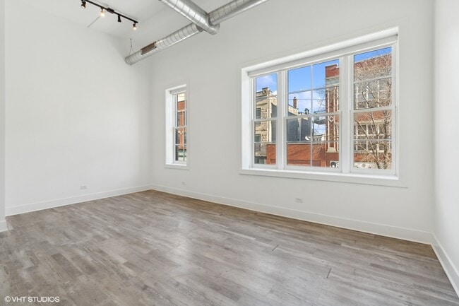 1914 N Milwaukee Ave in Chicago, IL - Building Photo - Building Photo