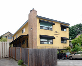 Paradise Apartments in Seattle, WA - Building Photo - Building Photo