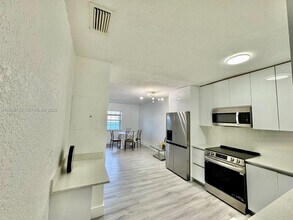 19122 NW 36th Ave in Miami Gardens, FL - Building Photo - Building Photo