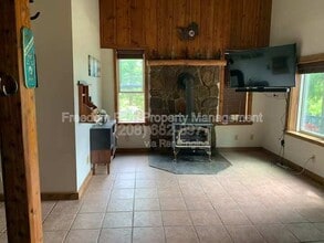 298 Woods Rd in Priest River, ID - Building Photo - Building Photo