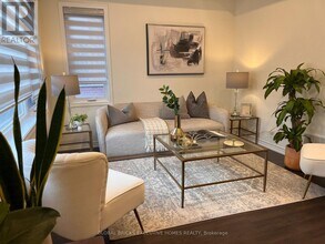 220 Lagerfeld Dr in Brampton, ON - Building Photo - Building Photo