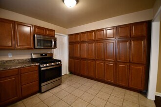 320 E 46th St in Tulsa, OK - Building Photo - Building Photo