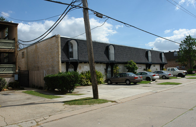 2301 Houma Blvd in Metairie, LA - Building Photo - Building Photo