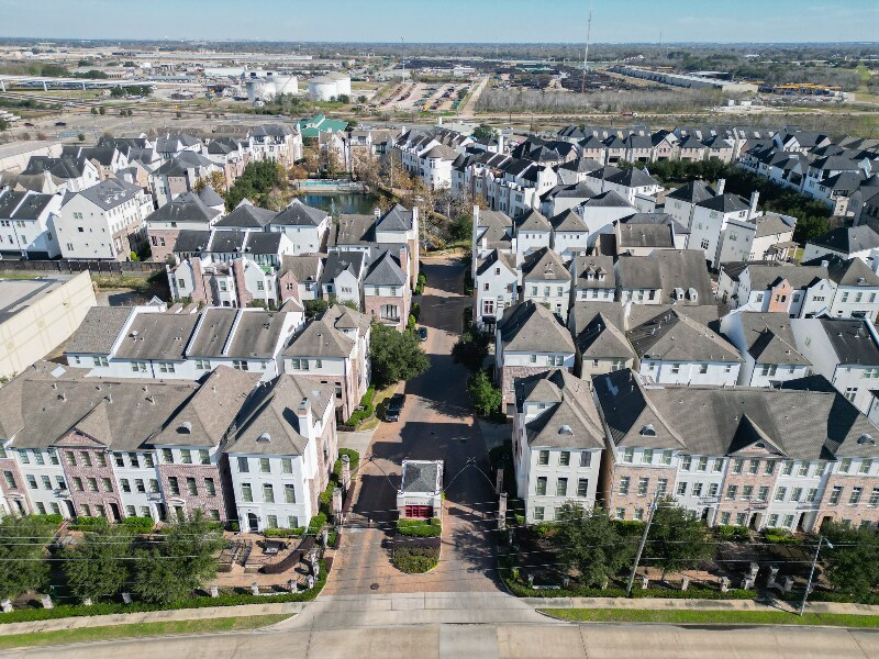 2013 Fannin Station in Houston, TX - Building Photo