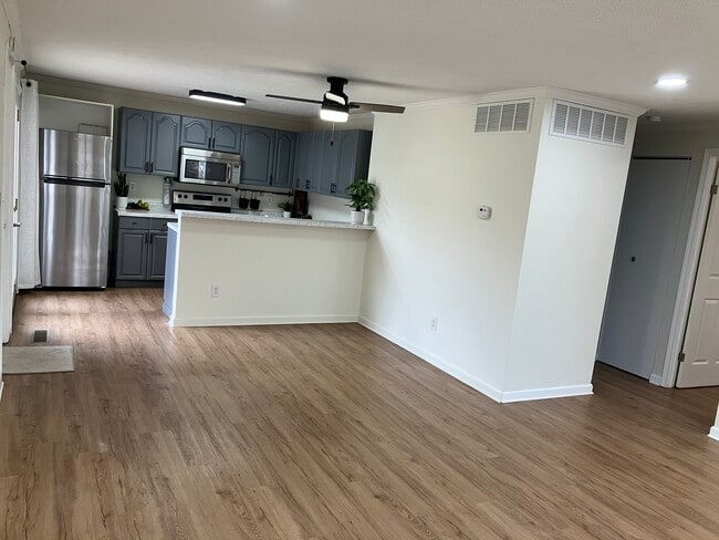 7948 Thistlewood Ct in Dayton, OH - Foto de edificio - Building Photo