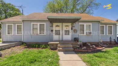 413 E 6th St in Newton, KS - Building Photo - Building Photo