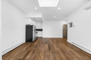 792 Hart St in Brooklyn, NY - Building Photo