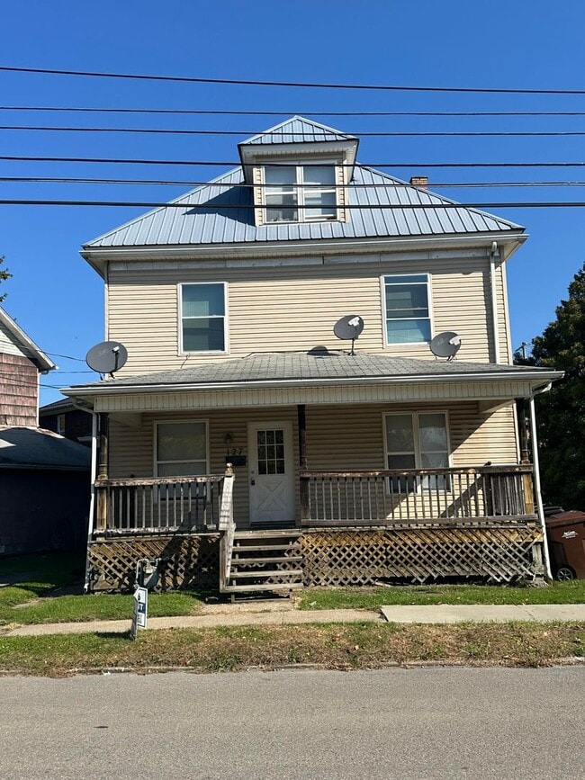 property at 127 W Poplar St
