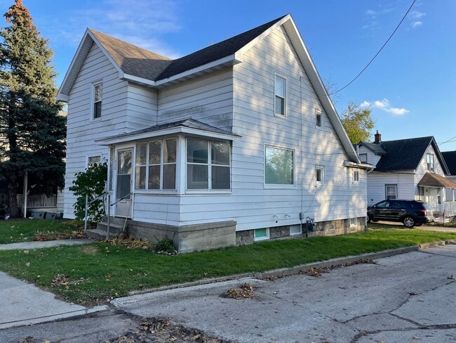 property at 1008 Butterworth St SW