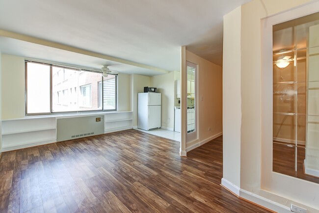 property at 1111 Arlington Blvd