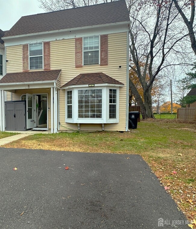 property at 8 Cosgrove Ct