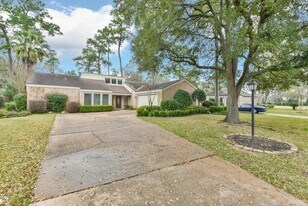 6610 Campden Dr in Spring, TX - Building Photo