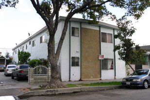 Gaviota Apartments