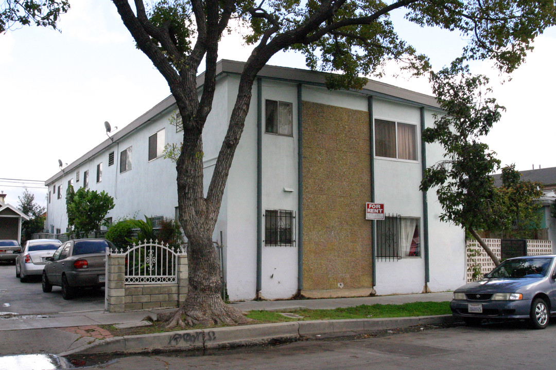 Gaviota Apartments in Long Beach, CA - Building Photo