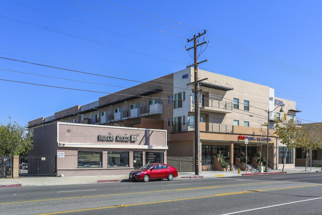 402 S San Gabriel Blvd