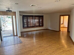 592 Ewald Ave SE in Salem, OR - Building Photo - Building Photo