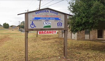 101 Deerwood Dr in Sonora, TX - Building Photo