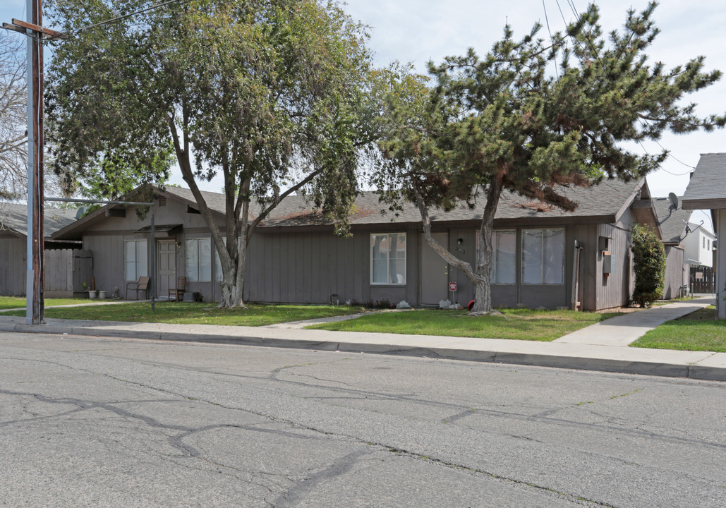 1207-1233 Malio Dr in Clovis, CA - Building Photo